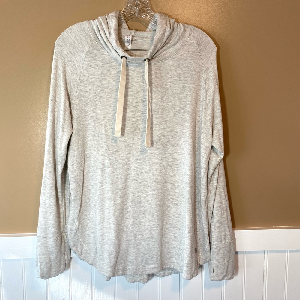 Scorpio Sol medium super soft gray hoodie with thumb holders